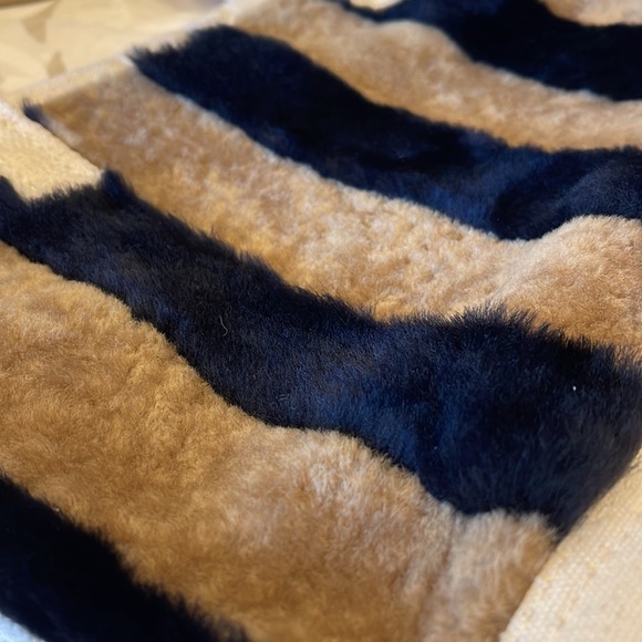 Steele Canvas Lamb Fur Canvas Mini Tote bag - Picture 3 of 7